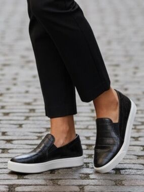 Cole Haan Grand Series Black Leather Slip On Sneakers Croc Embossed Womens Size